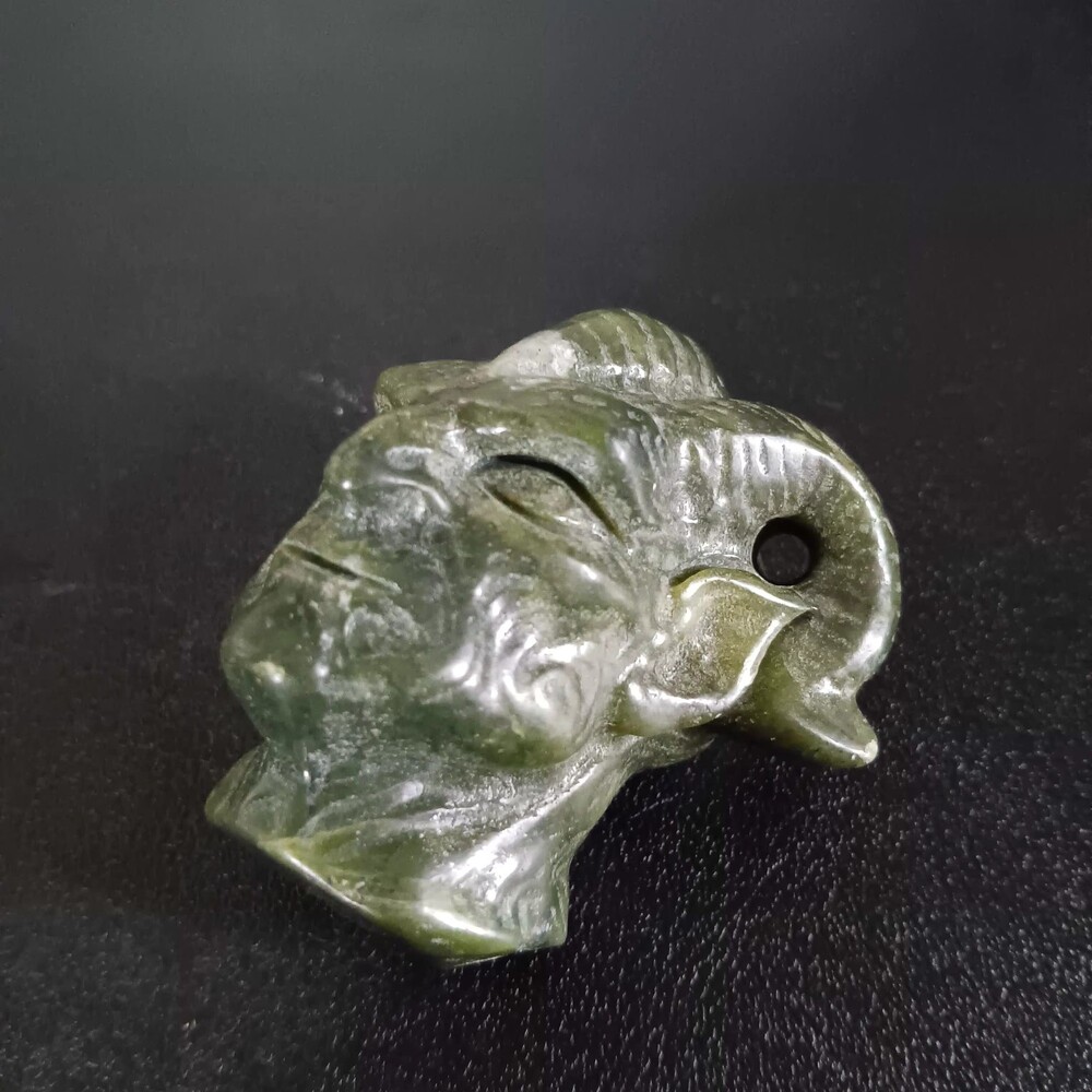 Jade Horned Villian - Picture 3 of 3